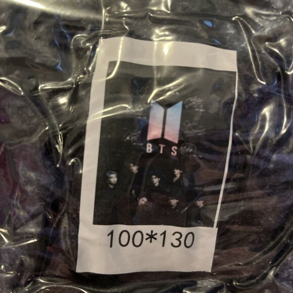 BTS KPOP Throw Blanket 50" x 40" Lightweight Korea All Members Signatures - Picture 3 of 5